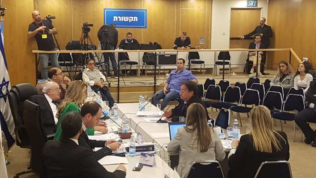 נציגו של יום טוב סמיה בוועדת הבחירות. | שירית אביטן כהן