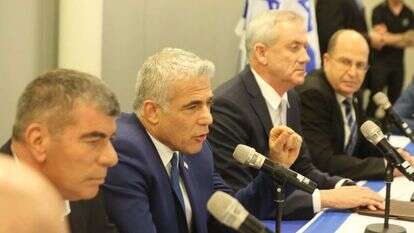 ישיבת סיעה 'כחול לבן'. | יוסי זמיר