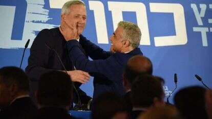 גנץ ולפיד בגני התערוכה. | קובי ריכטר/TPS