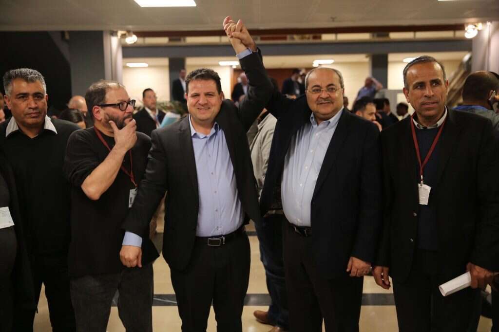 שני היו''רים טיבי ועודה. | דוברות חד''ש