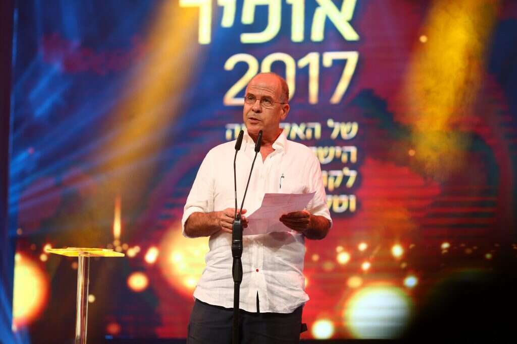 מאיר שלו. | לירון מולדובן מאיר שלו. | לירון מולדובן