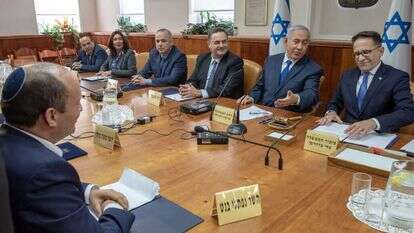 ישיבת ממשלה בכנסת הקודמת. | אמיל סלמן