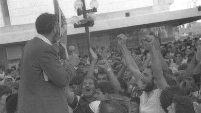 בשבת האחרונה עמדתי והכרזתי מלחמה על תלמידיו של הרב מאיר כהנא. ח"כ הרב מאיר כהנא בהפגנת תמיכה בירושלים, 1984. | נתי הרניק, לע"מ