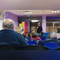 בן־ברק בפגישה עם פעילי המפלגה. | ישי פרידמן