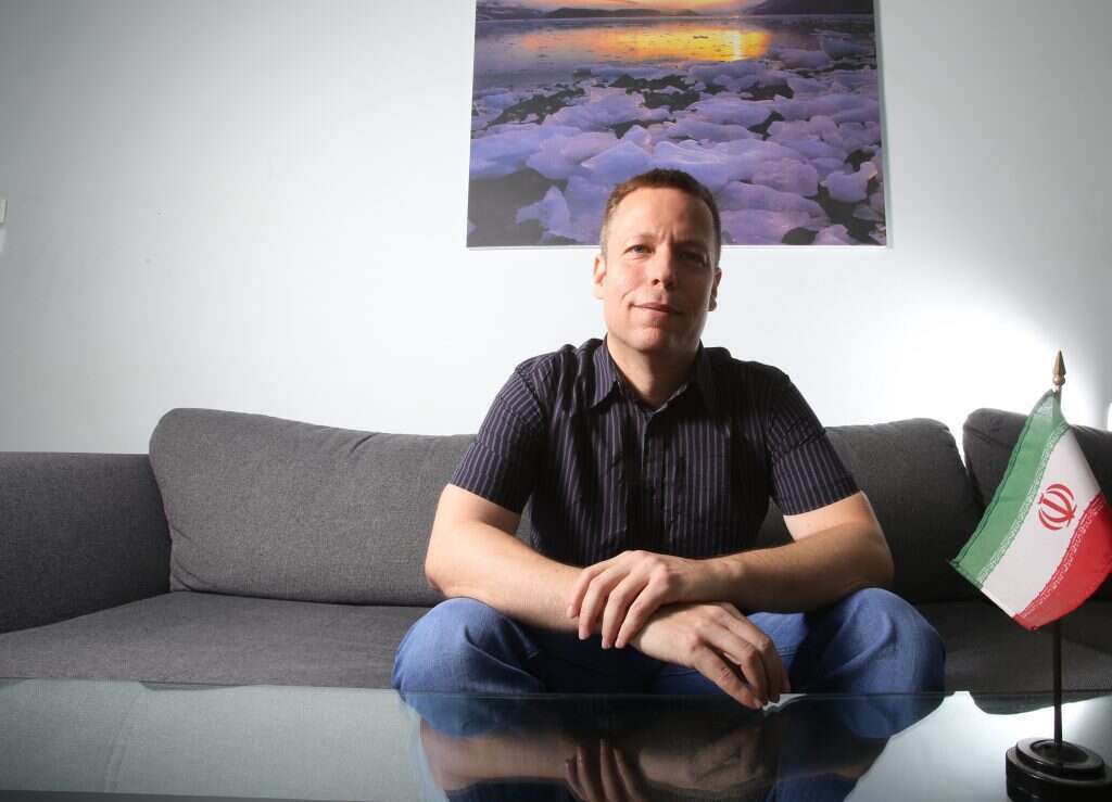 ד"ר רז צימט. | מרים צחי