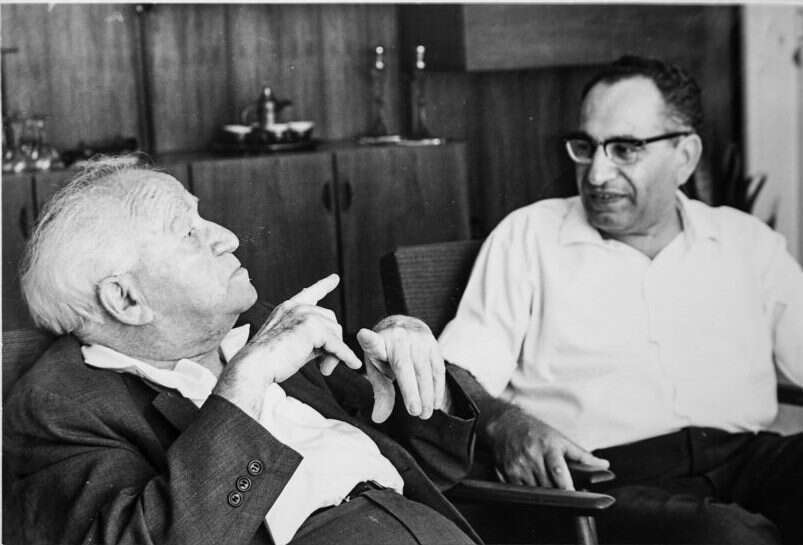 בן-פורת עם דוד בן-גוריון. | מתוך האוסף המשפחתי
