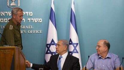 נתניהו וגנץ במסיבת עיתונאים משותפת, 2015. | יונתן זינדל, פלאש 90