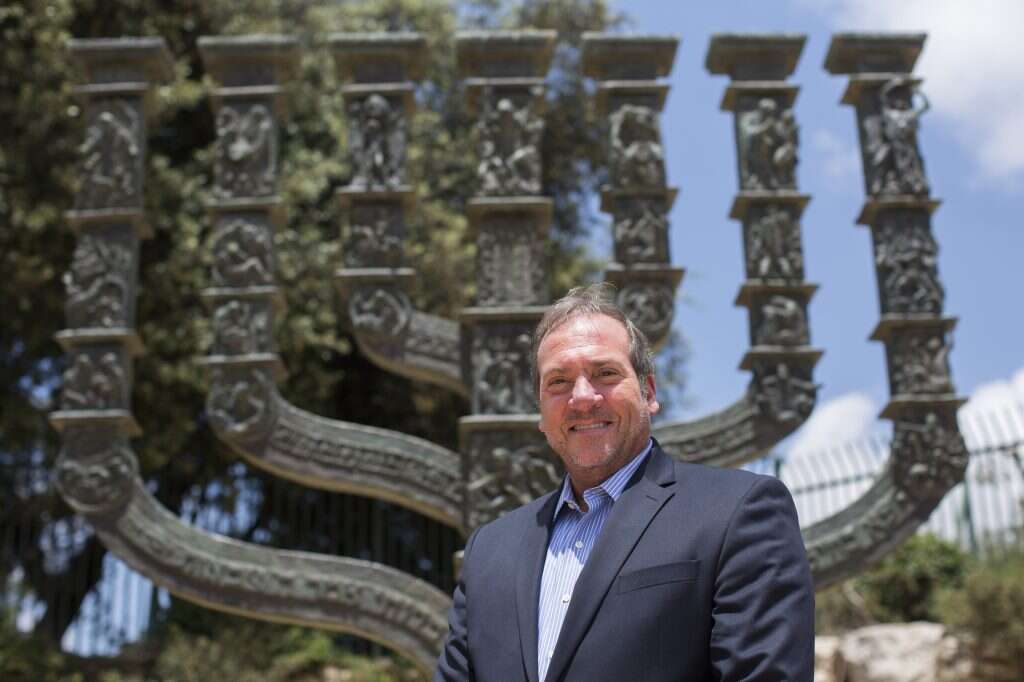 "ככל שגברה הביקורת כלפיו, כך גבר אצלו הצורך לקבל אהדה". הרב יחיאל אקשטיין ז"ל. | יונתן זינדל - פלאש 90