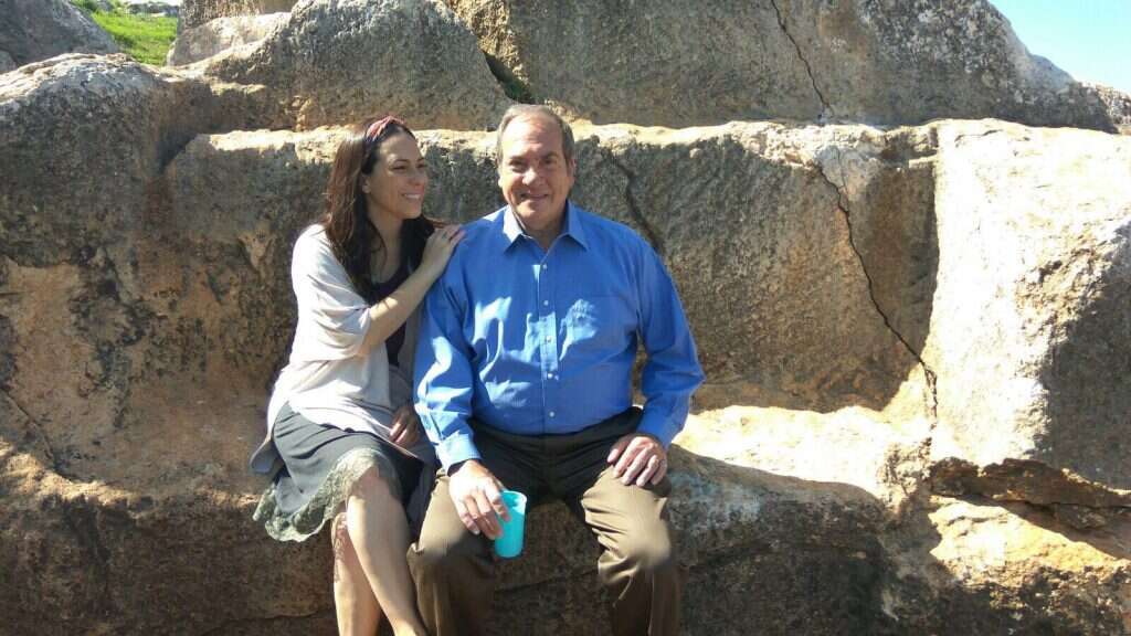 "היינו שילוב טוב ואיזון מושלם". הרב יחיאל אקשטיין ובתו יעל. | באדיבות המשפחה