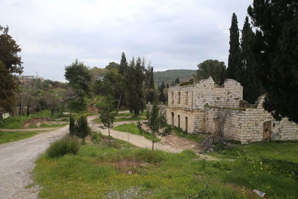 מבנה תחנת הרכבת בסבסטיה. | מרים צחי מבנה תחנת הרכבת בסבסטיה. | מרים צחי