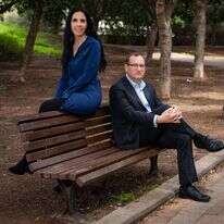 גלעד אלפר ורונית דרור. | אריק סולטן