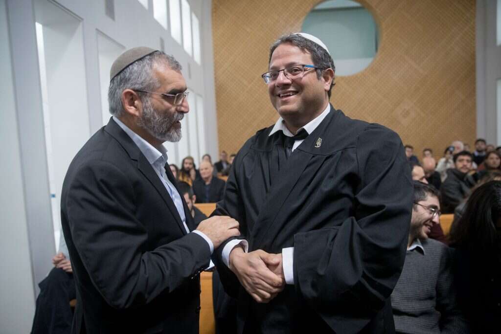 בן גביר ובן ארי בבית המשפט העליון. | יונתן זינדל, פלאש 90 בן גביר ובן ארי בבית המשפט העליון. | יונתן זינדל, פלאש 90