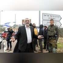 מיכאל בן ארי מעוצמה יהודית בזירת הפיגוע בצומת אריאל. | EPA