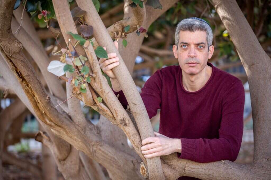 :"בסוף אנחנו כותבים מתוך פצע" עמית נגלר, | אבישג שאר-ישוב