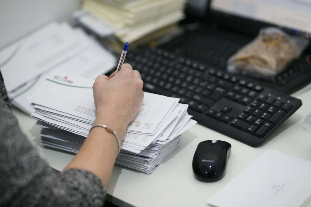 דואר ישירות. | לירון מולדובן