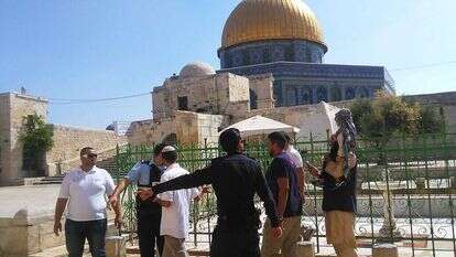 עימות בין יהודים לאנשי וקף בהר הבית. | ארכיון: מרים צחי