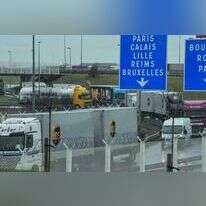 משאיות מצרפת בקאלה, בדרך לבריטניה. | AFP משאיות מצרפת בקאלה, בדרך לבריטניה. | AFP