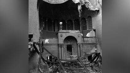 בית הכנסת בטילשפר, ברלין, אחרי ליל הבדולח. | גטי אימג'ס