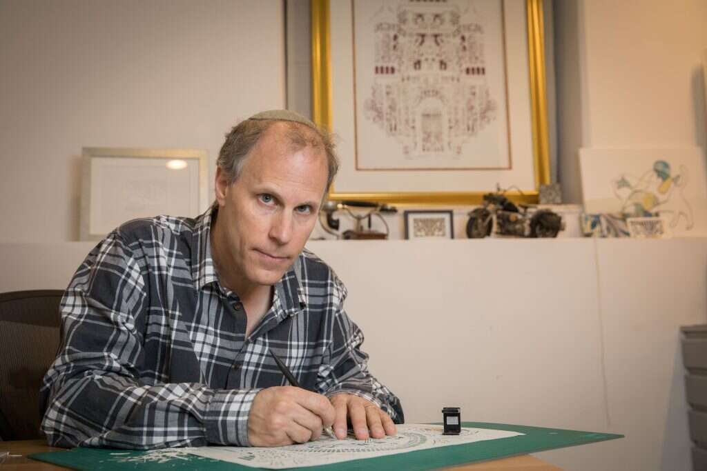 המטרה כאן היא לא כספית, אלא מעין תרפיה אישית לנפש. פישר בפעולה. | נעם ריבקין פנטון - פלאש 90