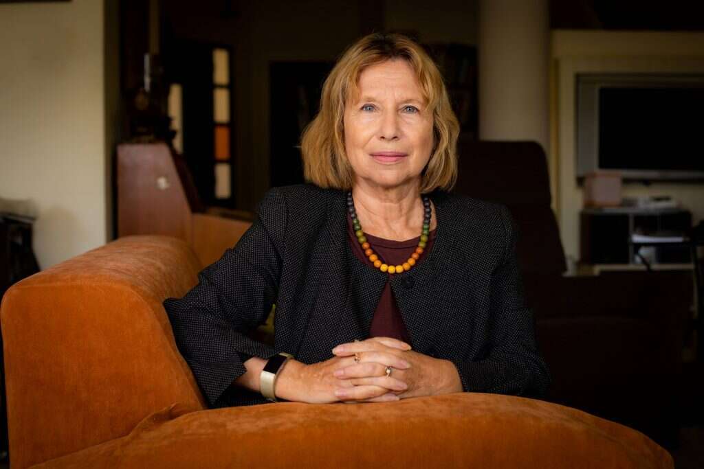 "הוא הביט בי ואמר 'את פניה הראשונה'". עוז־זלצברגר. | אריק סולטן "הוא הביט בי ואמר 'את פניה הראשונה'". עוז־זלצברגר. | אריק סולטן