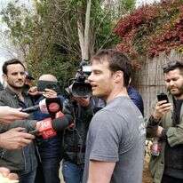 יוני שעל ביתו נפל הטיל. | הודיה כריש-חזוני