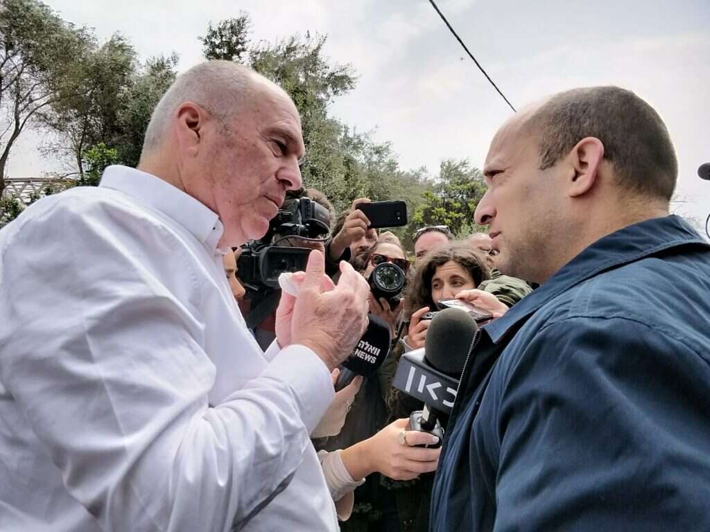 בנט ועמיר ריטוב, ראש המועצה האזורית לב השרון. הבוקר. | הודיה כריש-חזוני