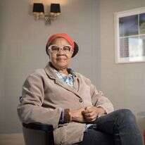 הסופרת הקריבית-יהודייה עטורת הפרסים ג'מייקה קינקייד בריאיון מקיף. | נעם ריבקין פנטון, פלאש 90