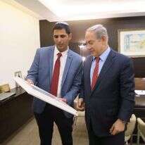 שלמה קרעי עם ראש הממשלה נתניהו שלמה קרעי עם ראש הממשלה נתניהו