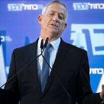 אין מקום להזעת יתר ולא לגמגומים. גנץ במסיבת עיתונאים. | EPA
