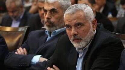 ראשי חמאס איסמעיל הנייה ויחיא סינוואר, אוצם ישראל חיסלה במלחמה. | EPA