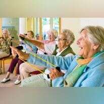 "אין גיל מבוגר מדי להתחיל". | שאטרסטוק