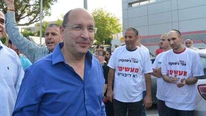 אבי ניסנקורן עם פעילים בקמפיין הבחירות לראשות ההסתדרות, 2017. | יוסי זליגר