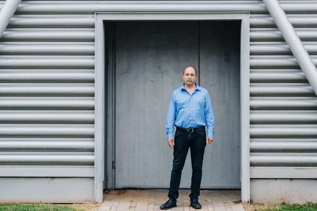 אבי ניסנקורן. | אבישג שאר–ישוב