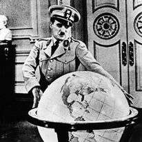 ביקורת מושחזת על היחס הלעגני וערלות הלב על ידי הדיקטטורים. צ'רלי צ'פלין, ארה"ב, 1940. | גטי אימג'ס