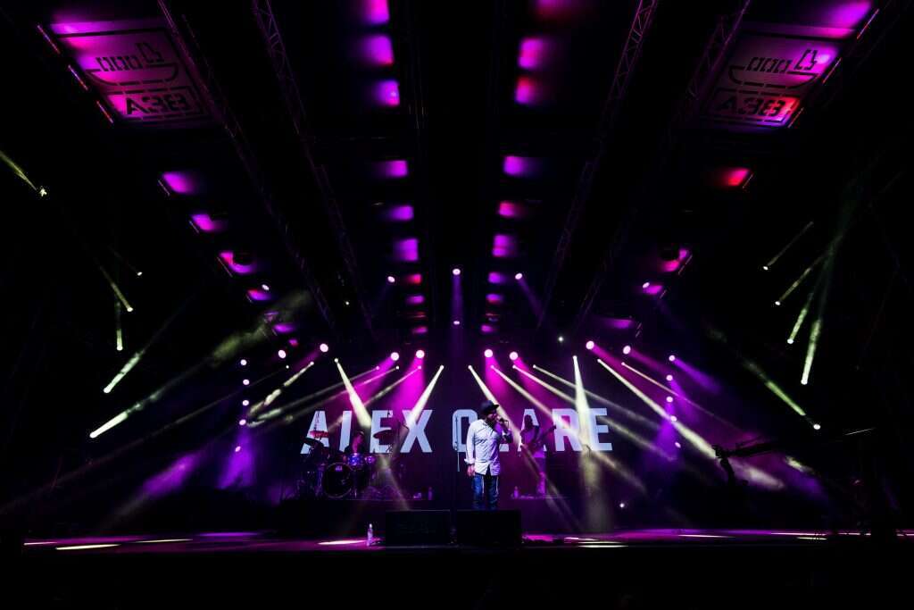 98 אחוזים מהצופים לא יהודים. אלכס קלייר בהופעה בבודפשט. | EPA