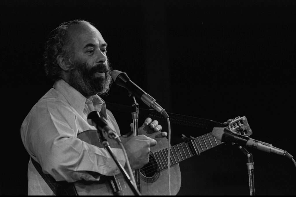 לנגן בלי מחיצה. ר' שלמה קרליבך. | חנניה הרמן, לע"מ