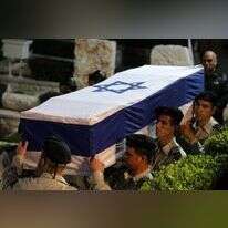 לוויתו של זכריה באומל ז"ל. | EPA