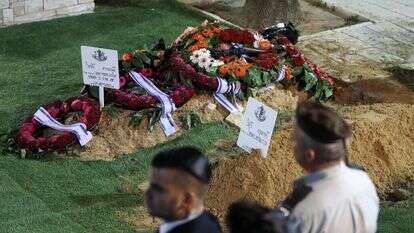 קברו של רס"ל זכריה באומל ז"ל. | EPA