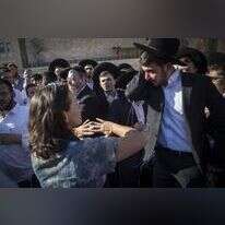 עימות ברחבת הכותל בין 'נשות הכותל' לצעירים חרדים. | הדס פרוש, פלאש 90