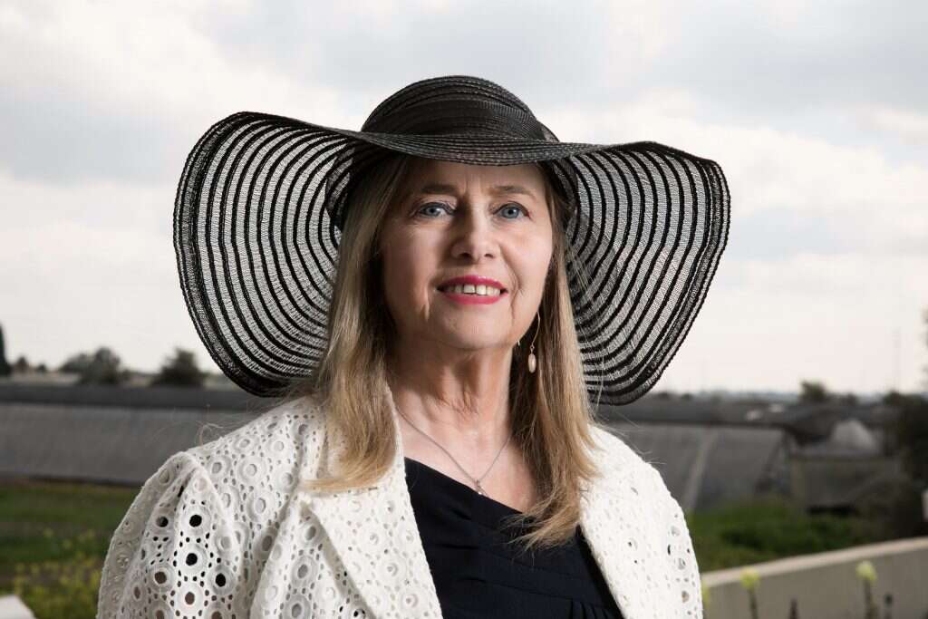 "דיפלומט לא מנפנף אף אחד, תמיד מנסה לסייע". דורית שביט. | יוסי אלוני