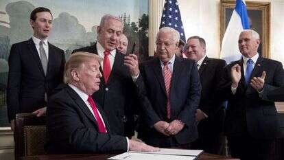 מבורך אך סמלי. טראמפ חותם על הכרה בריבונות ישראל בגולן. | EPA