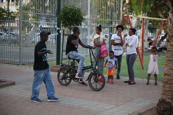 מסתננים בדרום תל־אביב. | יהושע יוסף מסתננים בדרום תל־אביב. | יהושע יוסף