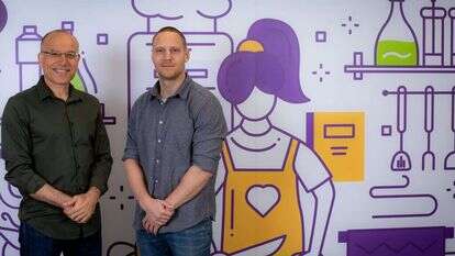 אביב גיל (מימין) ויגאל רווה. | אריק סולטן