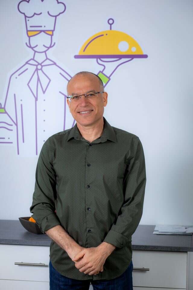 יגאל רווה. | אריק סולטן