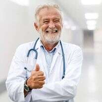 רופא מבוגר | אילוסטרציה: שאטרסטוק