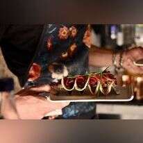 מסעדת ג'קו סאן. | חן קורן מסעדת ג'קו סאן. | חן קורן