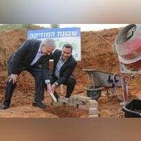 "נתניהו ביקר פה עשר פעמים בשנים האחרונות, הוא קשוב ואני מבין את השיקולים שלו בנושא עזה. עם זאת, אני לא מסכים איתם" ראש הממשלה בנימין נתניהו וראש עיריית שדרות אלון דוידי. | אדי ישראל "נתניהו ביקר פה עשר פעמים בשנים האחרונות, הוא קשוב ואני מבין את השיקולים שלו בנושא עזה. עם זאת, אני לא מסכים איתם" ראש הממשלה בנימין נתניהו וראש עיריית שדרות אלון דוידי. | אדי ישראל