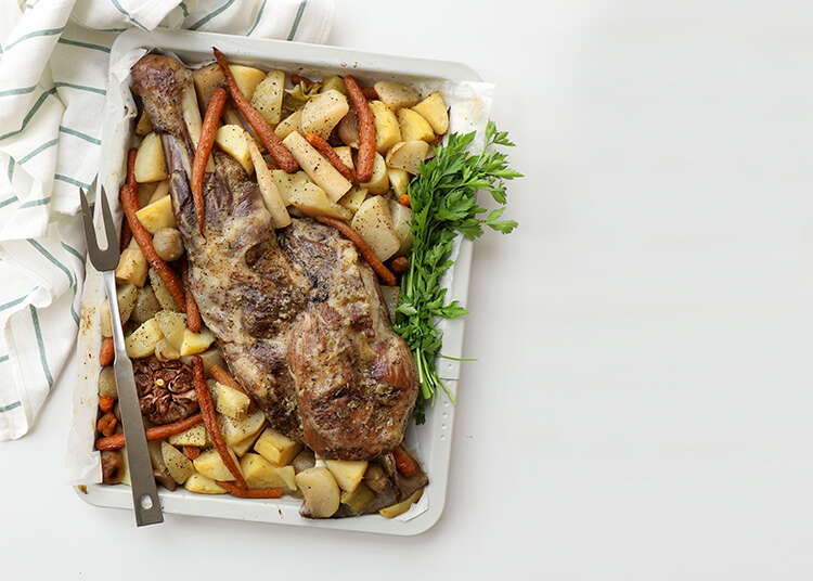 כתף טלה עם ירקות שורש. | אפרת ליכטנשטט