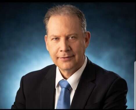 עו"ד בומבך. | ראובן קפוצ'ינסקי