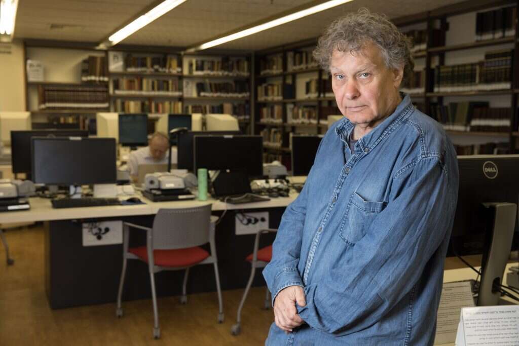 ירון סחיש, איש הספרייה הלאומית. | נעם ריבקין פנטון, פלאש 90 ירון סחיש, איש הספרייה הלאומית. | נעם ריבקין פנטון, פלאש 90